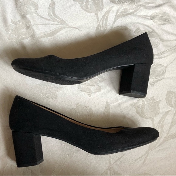 NWOT CL by Chinese laundry closed toe black heels - Picture 1 of 8